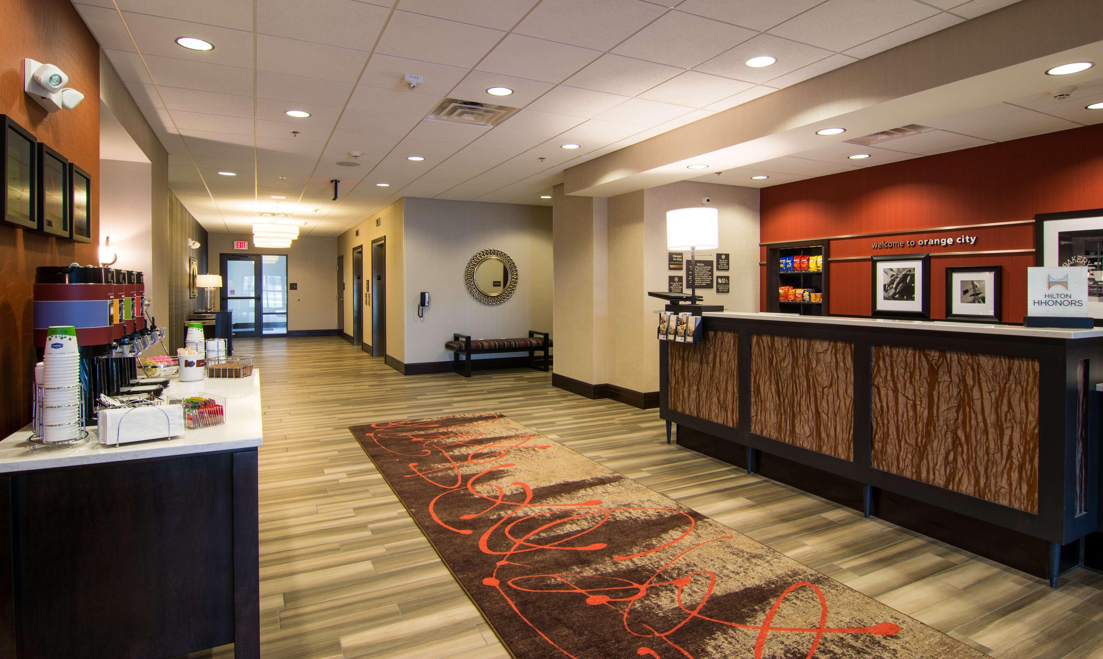 Hampton Inn Orange City Екстериор снимка